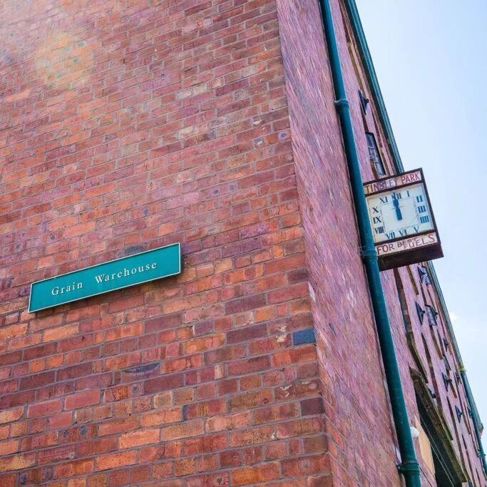 Beautiful 1-Bed Apartment In Grade Listed Warehouse - Victoria Quays, Sheffield City Centre, Free Parking, Pet Friendly, Netflix Exterior foto